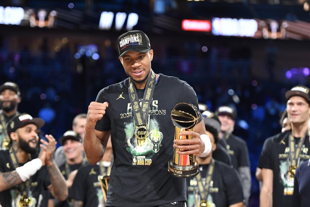 后卫凭借冷 后卫凭借冷